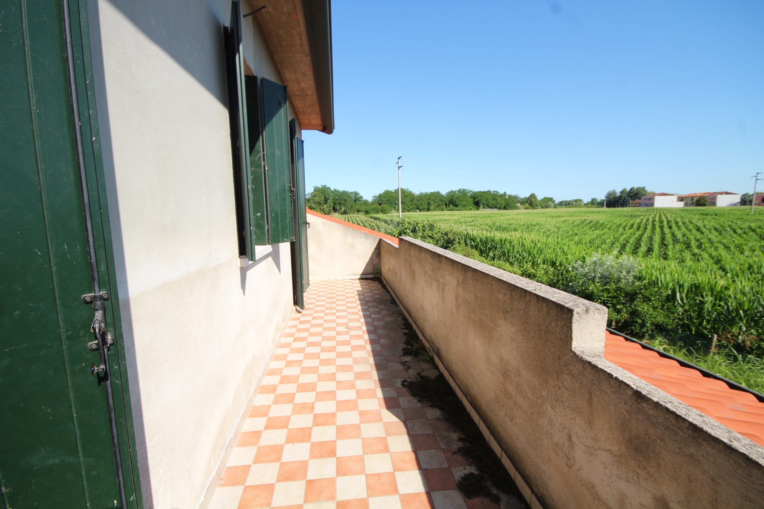 Villetta Unifamiliare con portico e giardino